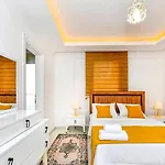 4 Bedroom וילה *