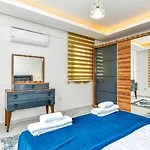 וילה 4 Bedroom *