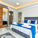 4 Bedroom וילה