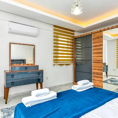 Villa 4 Bedroom *