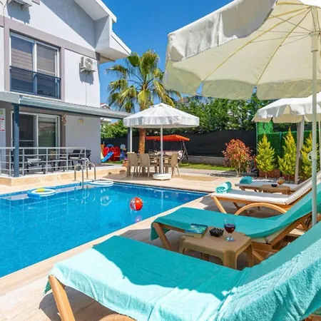 4 Bedroom Villa