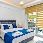 4 Bedroom Villa *