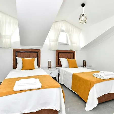 4 Bedroom Villa
