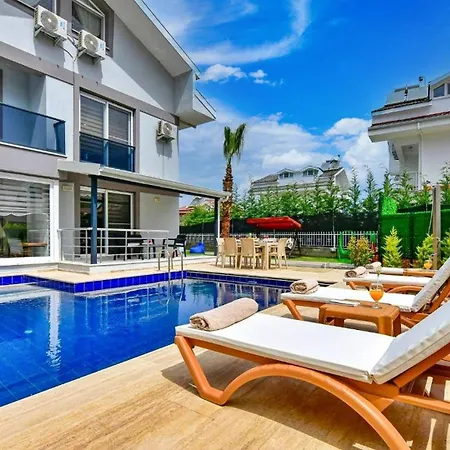 4 Bedroom *
