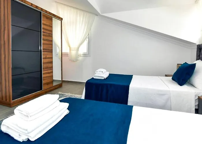 فيلة 4 Bedroom فتحية