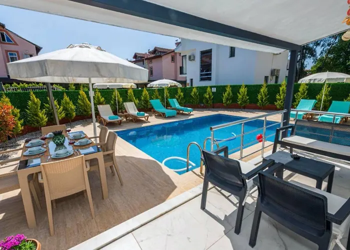 别墅 4 Bedroom 费特希耶