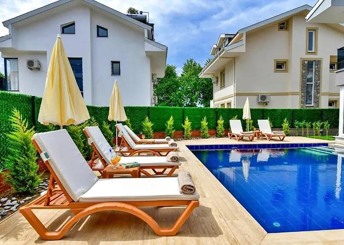 别墅 4 Bedroom 费特希耶